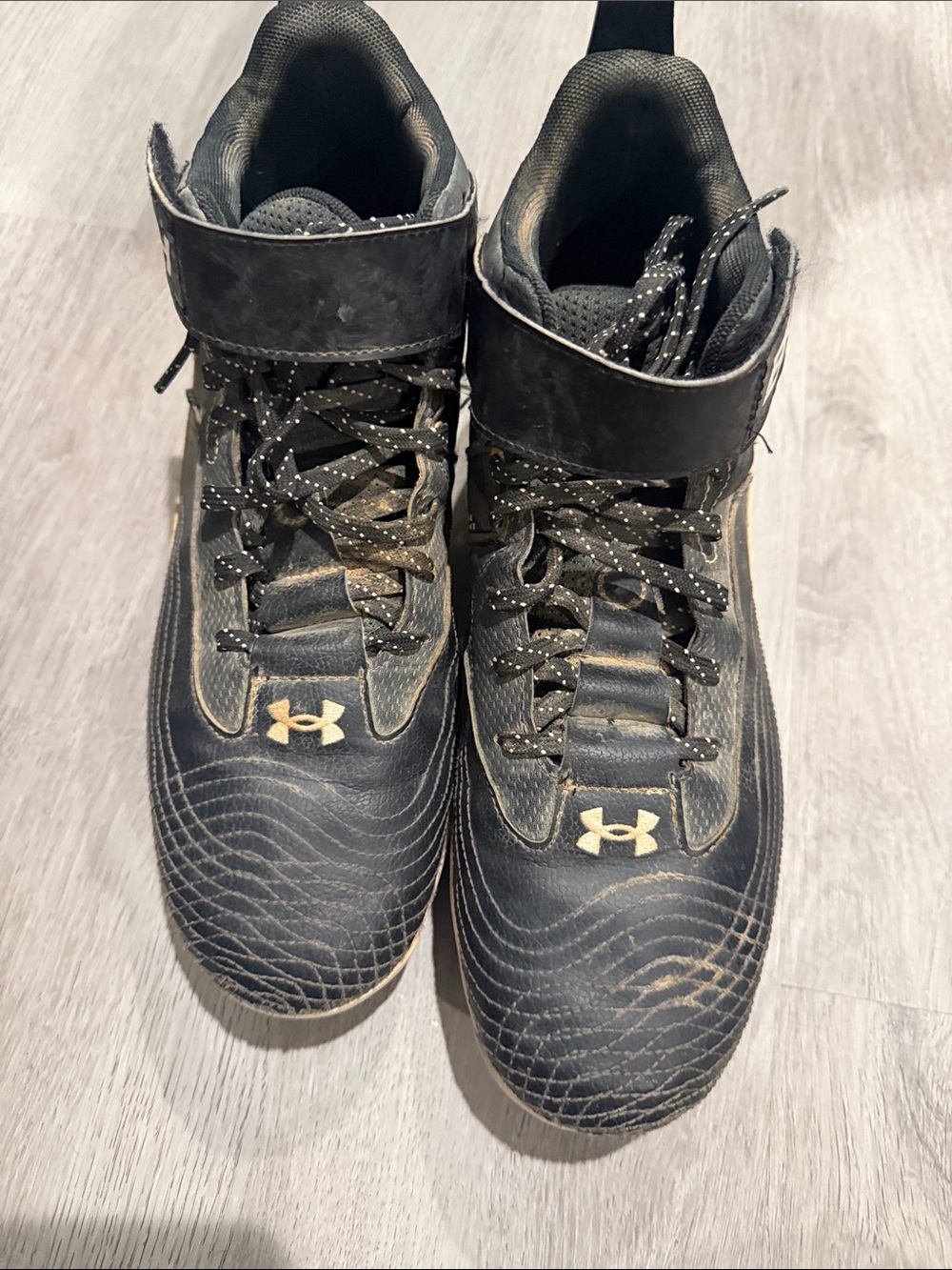 Under Armour Black and Cream Baseball Cleats